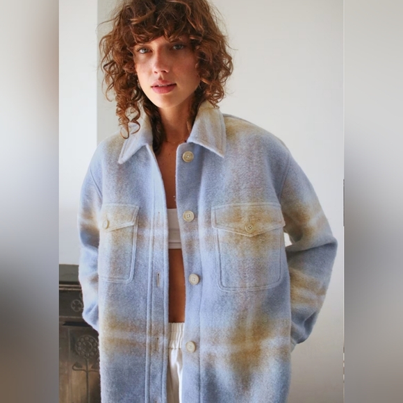 Aritzia Jackets & Blazers - ARITZIA Wilfred Free The Ganna Shirt Jacket. Size: Small.